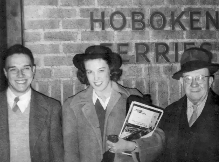 Picture of Quentin Kaiser, Evelyn Burkland and Philip Kaiser at 'Hudson Tubes' in lower Manhatten, NY.