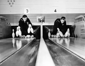 Bowling alley pilts 1942