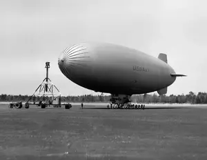 Landing and docking an airship May 1, 1944