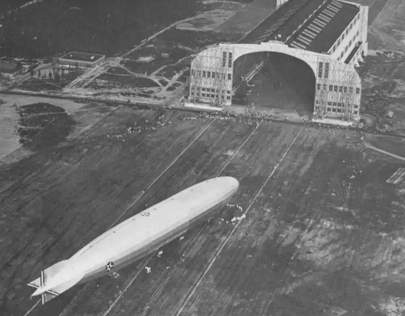 USS Shenandoah at NAS-Lakehurst