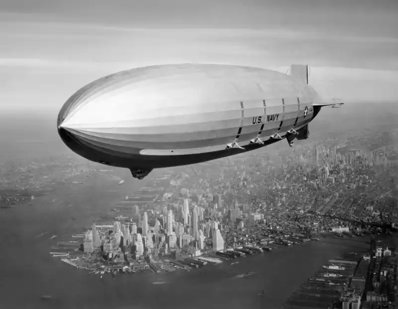 USS Macon (ZRS-5) over New York City in 1933